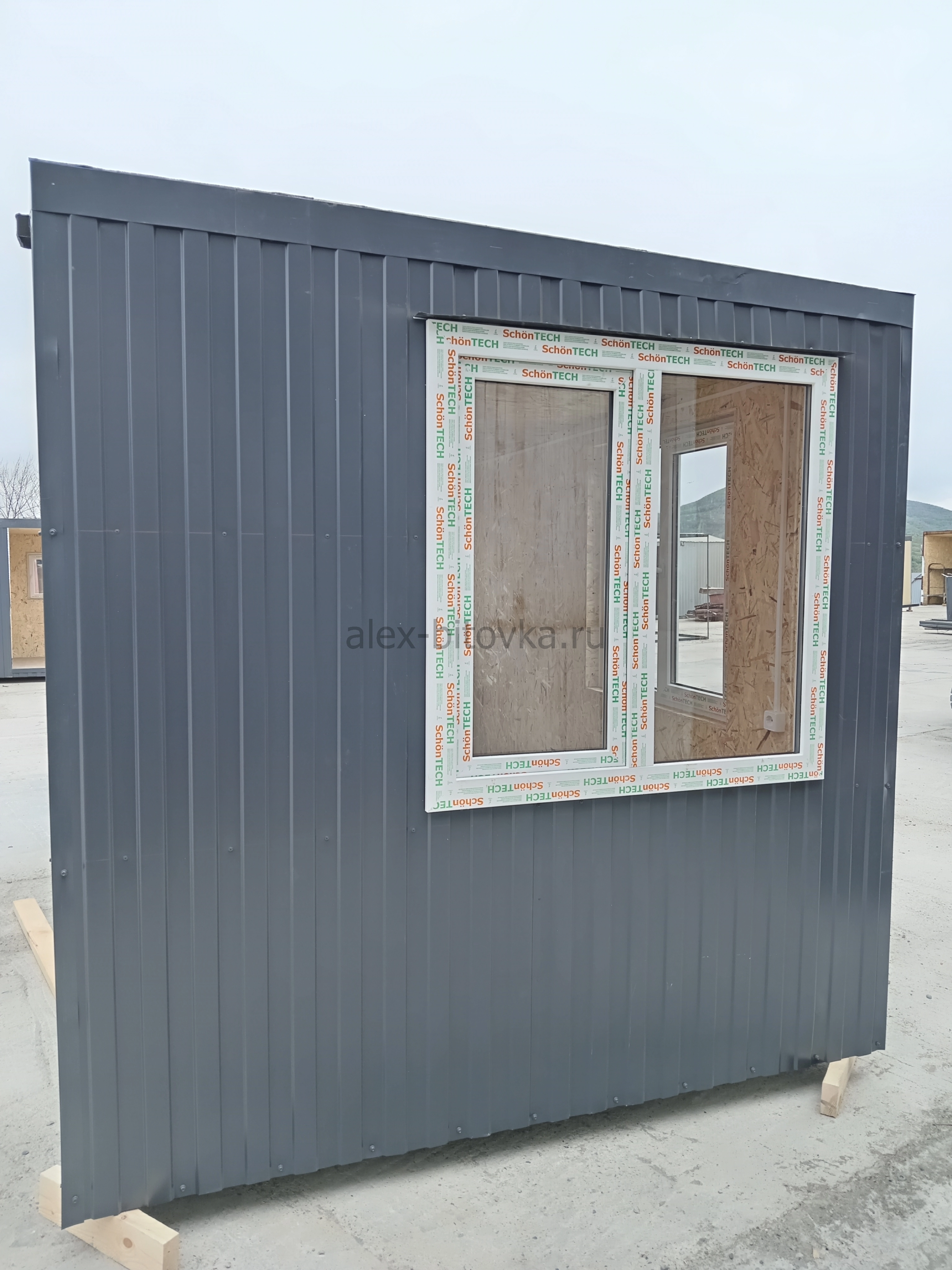 бытовка с окном и фрамугой в Чернореченская станица