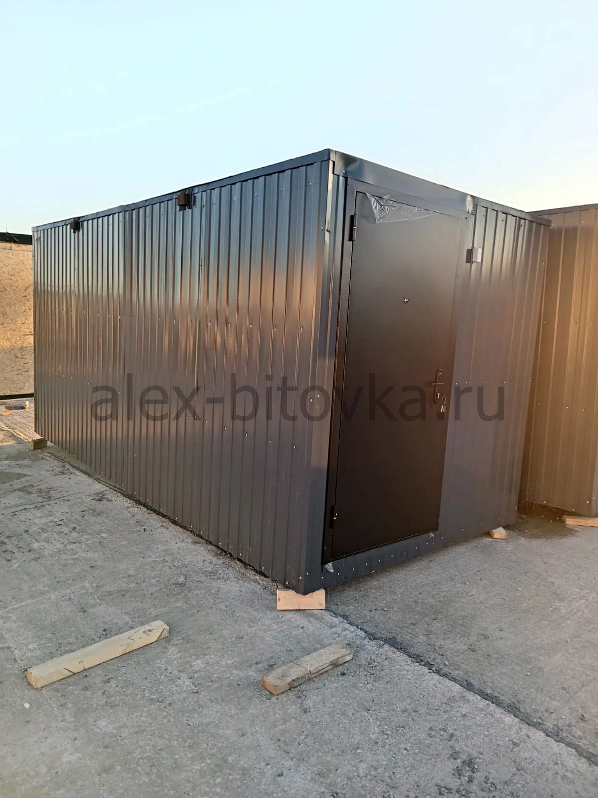 пол из ОСБ в жилом вагон бытовке в Симоновка посёлок