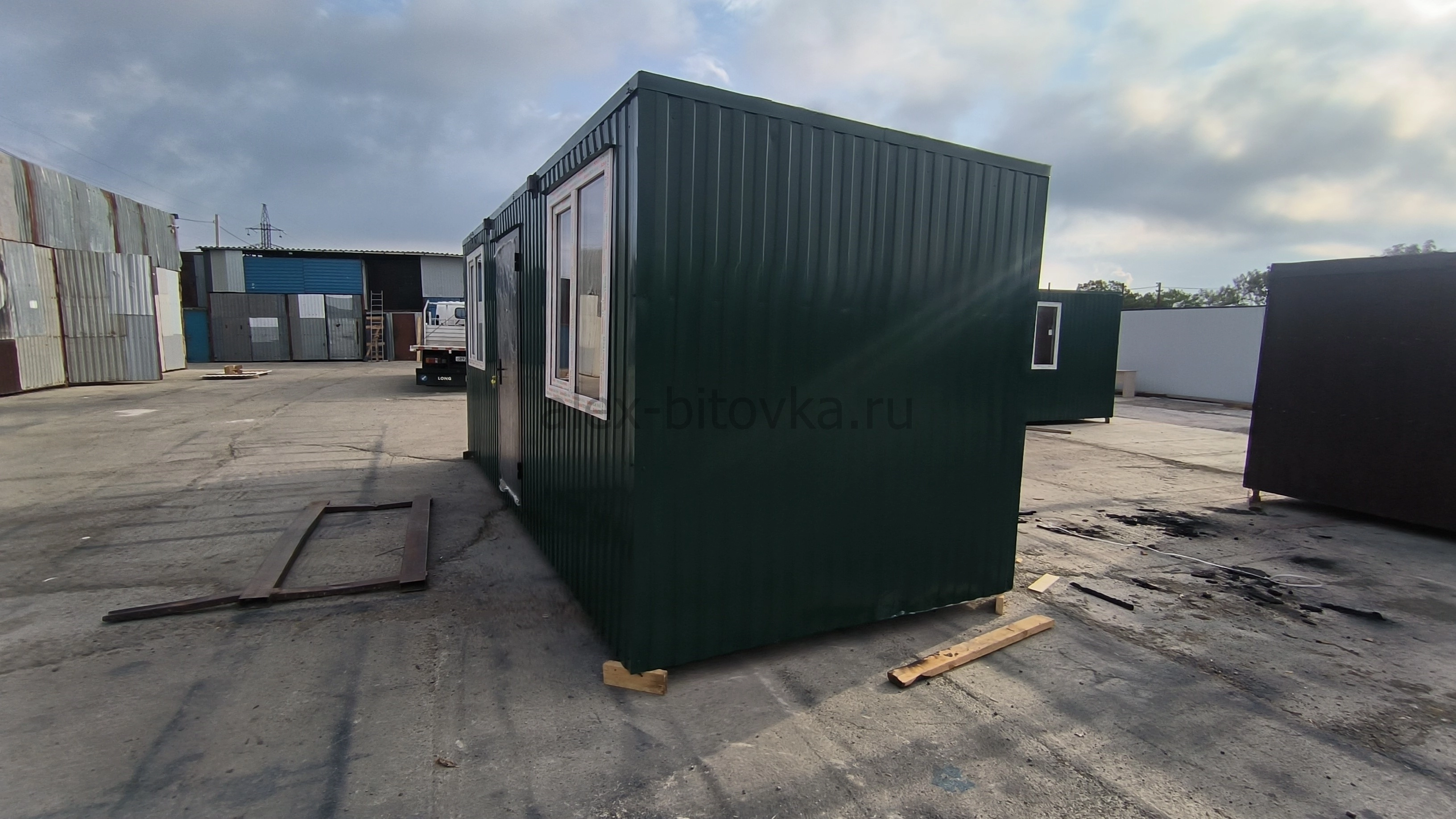 продам бытовку в Сосновый посёлок 