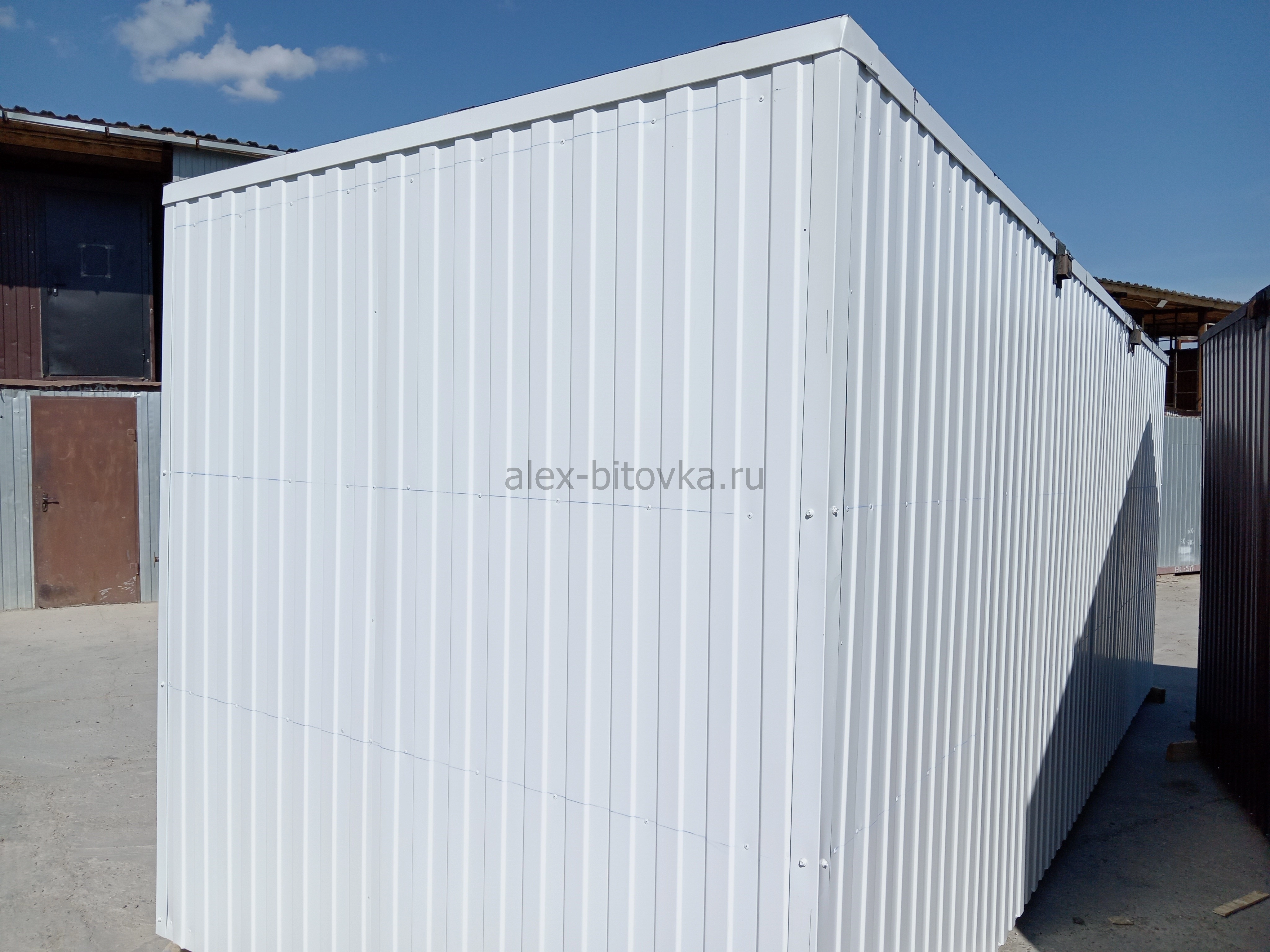 вагон бытовока с металлическими трубами в Новый посёлок 